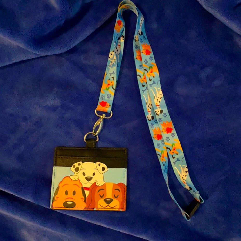 Lounge-fly dog lanyard